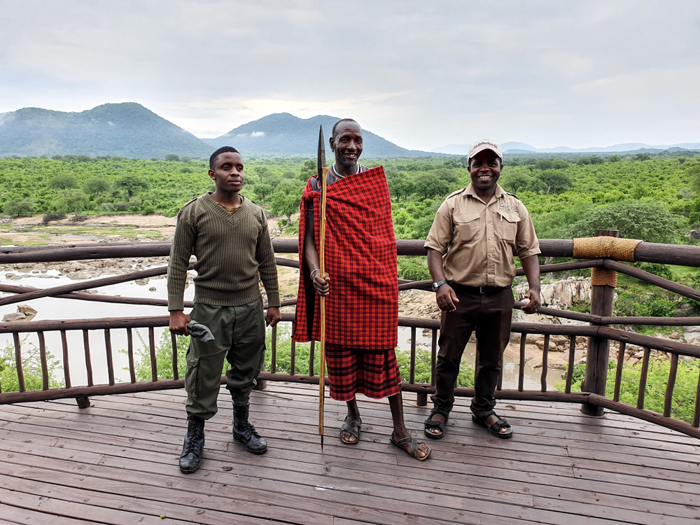 Fusssafari mit Rangern und Massai